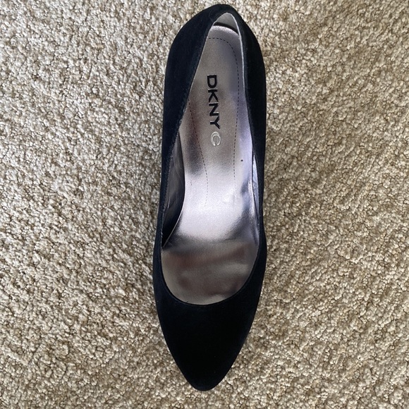 DKNY Suede Pump Shoes Size 8 - Picture 9 of 10